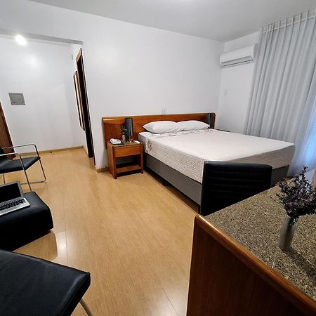 Hotel Germania 주앵빌 외부 사진