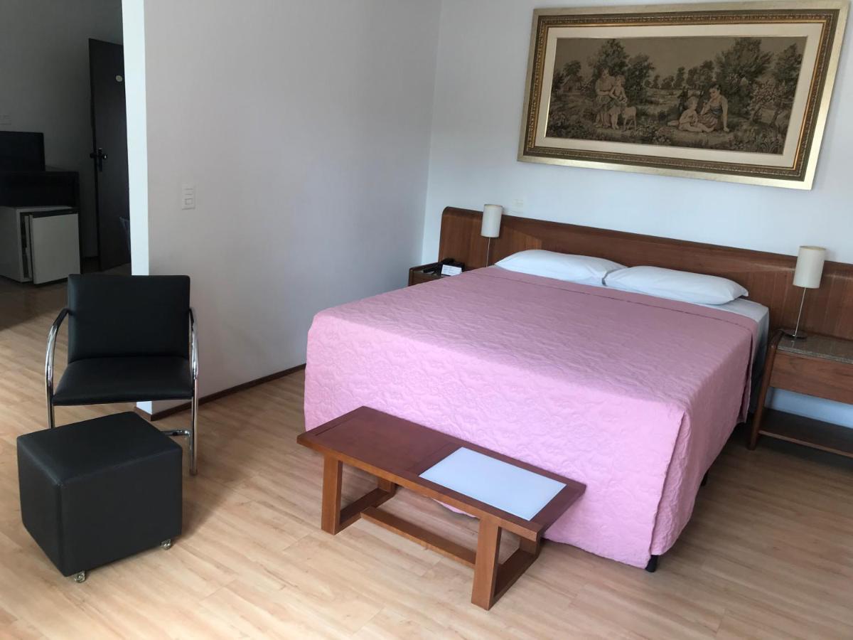 Hotel Germania 주앵빌 외부 사진