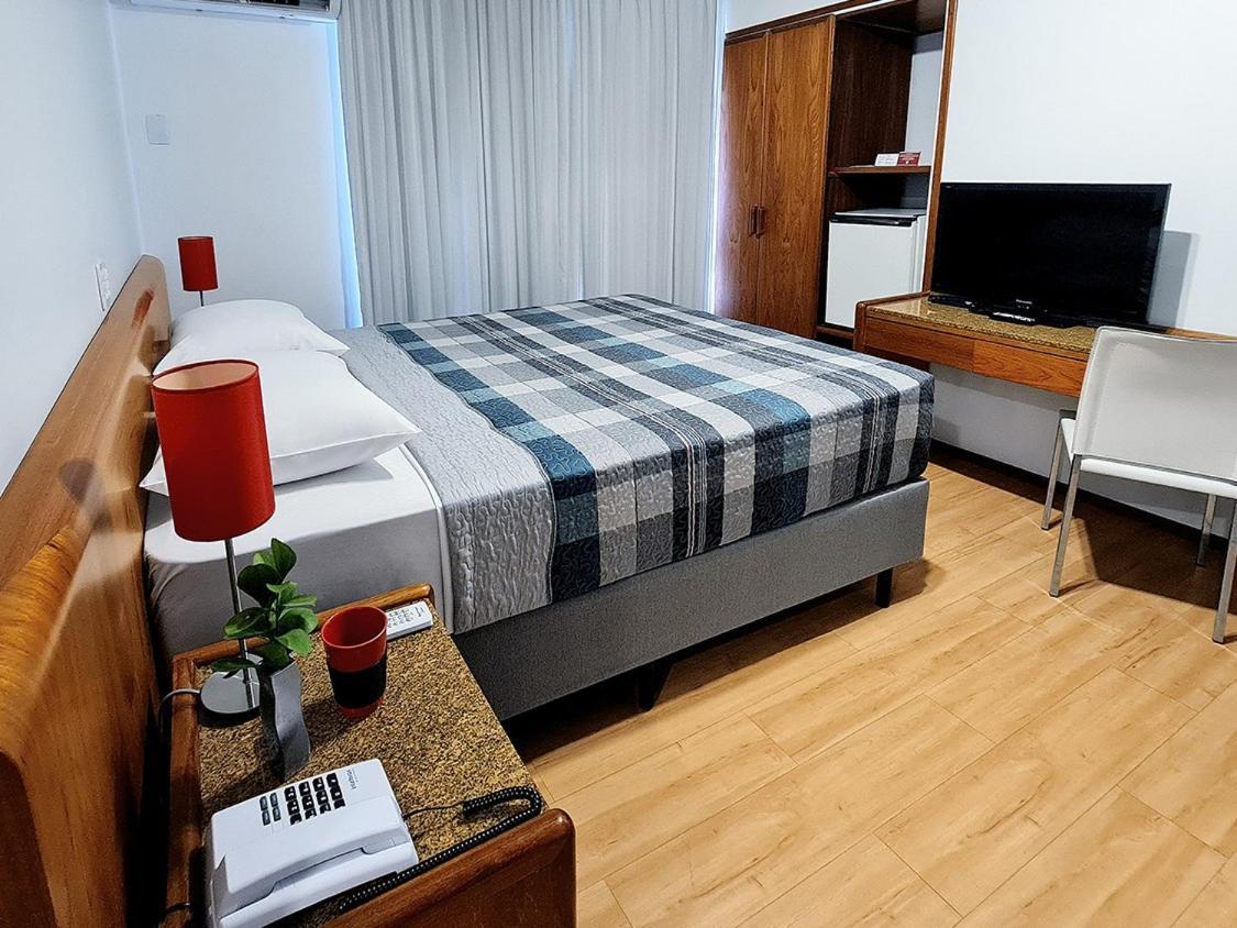 Hotel Germania 주앵빌 외부 사진