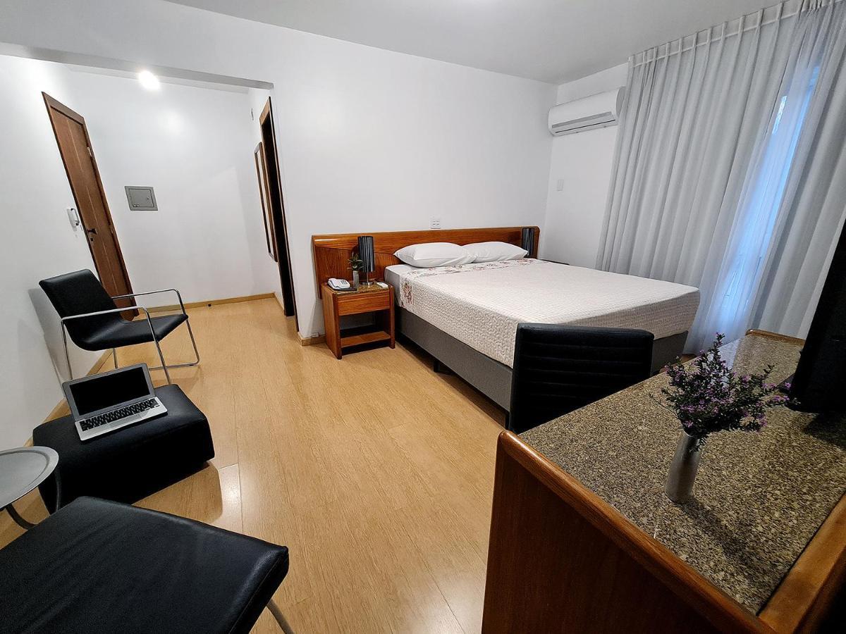 Hotel Germania 주앵빌 외부 사진