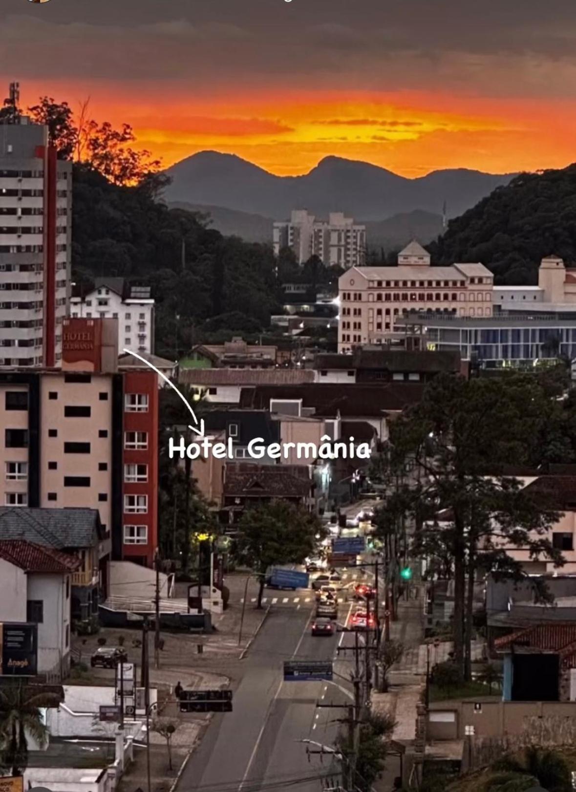 Hotel Germania 주앵빌 외부 사진