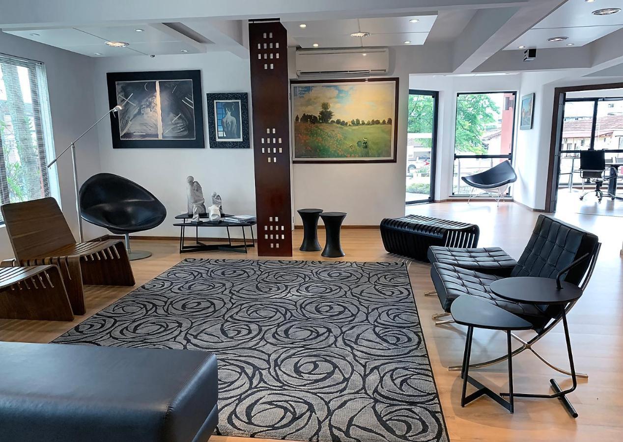 Hotel Germania 주앵빌 외부 사진